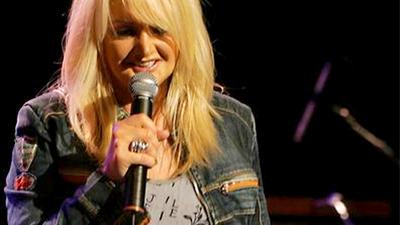 Bonnie Tyler - Holding Out For A Hero